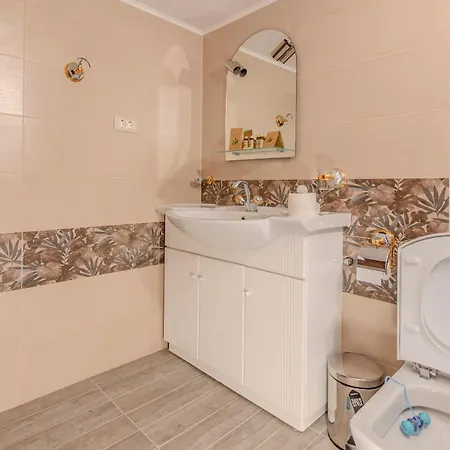 דירה карлък