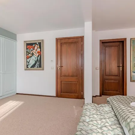 Apartman карлък *