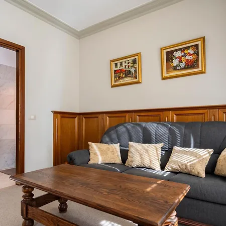 Апартаменты карлък *