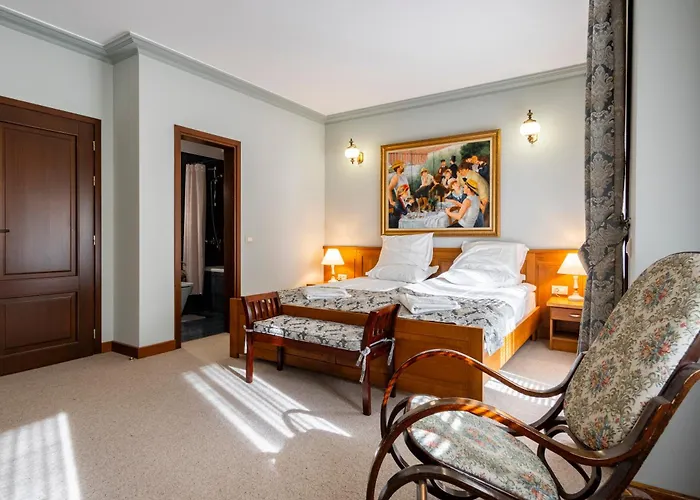 شقة карлък سموليان