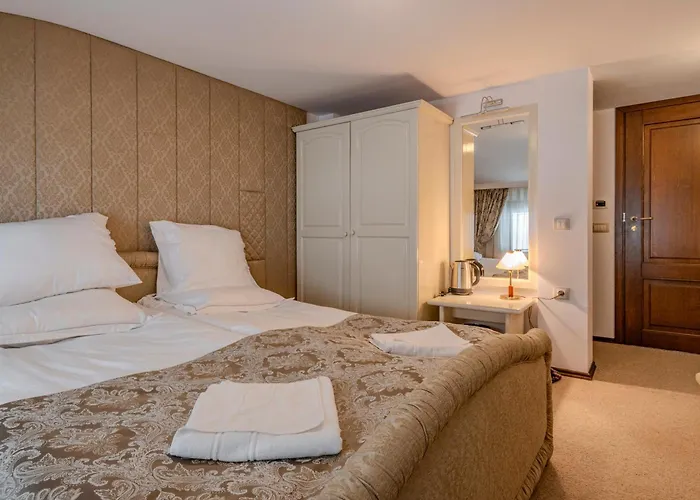 شقة карлък سموليان